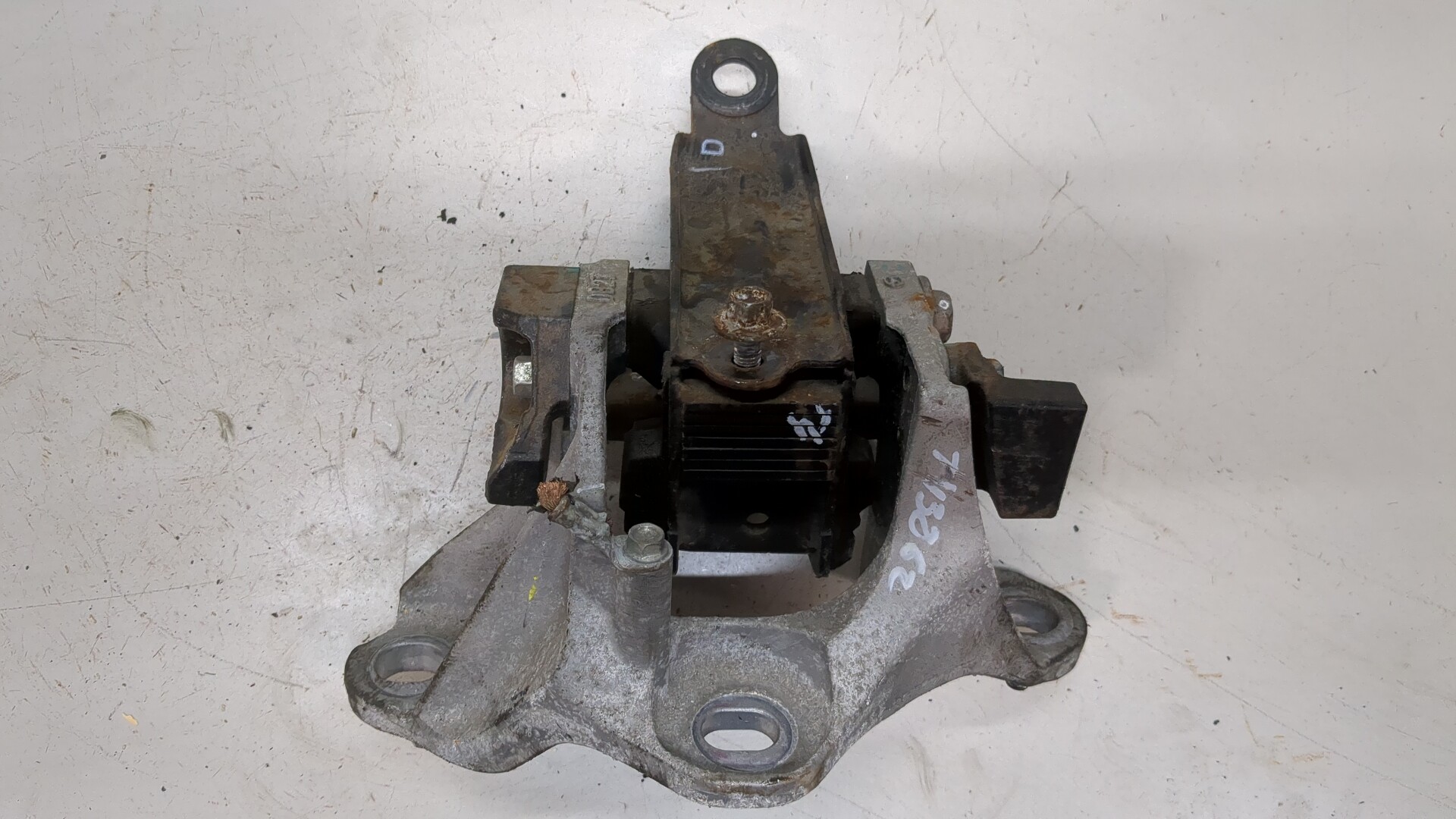 Опора двигателя