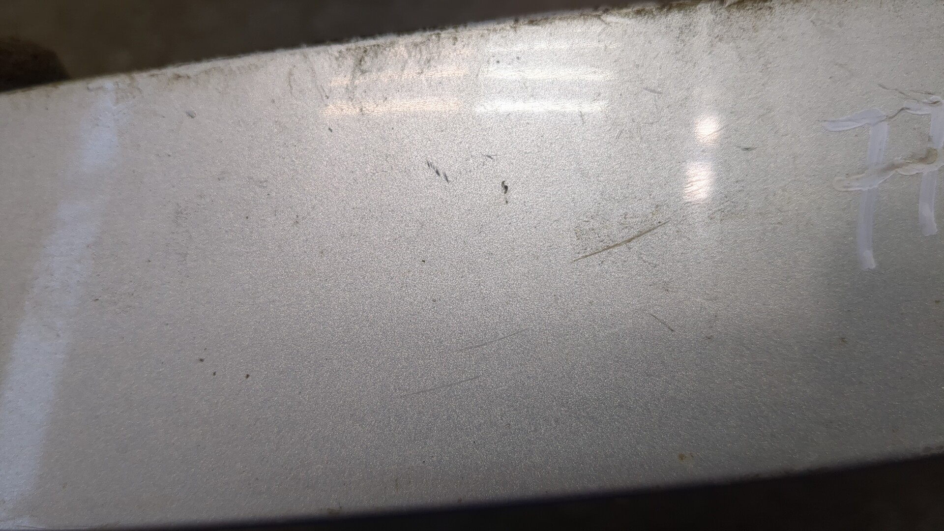 Планка под фару левая