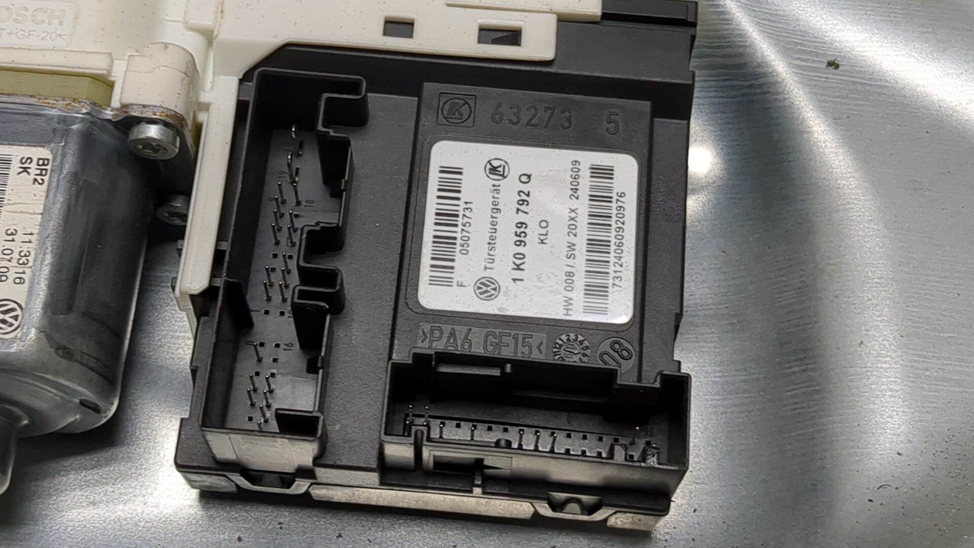 Стеклоподъемник электр. передний левый