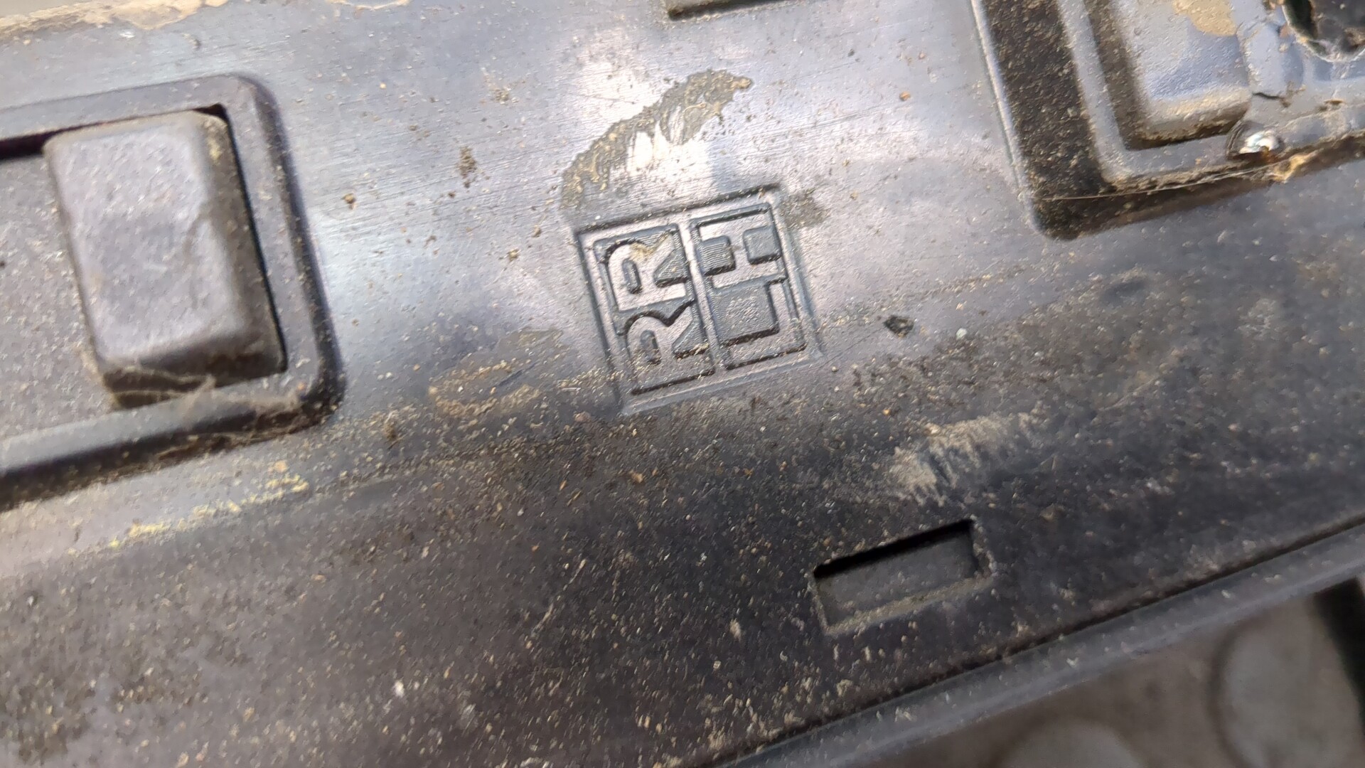 Рейлинг (релинг) левый (планка на крышу)