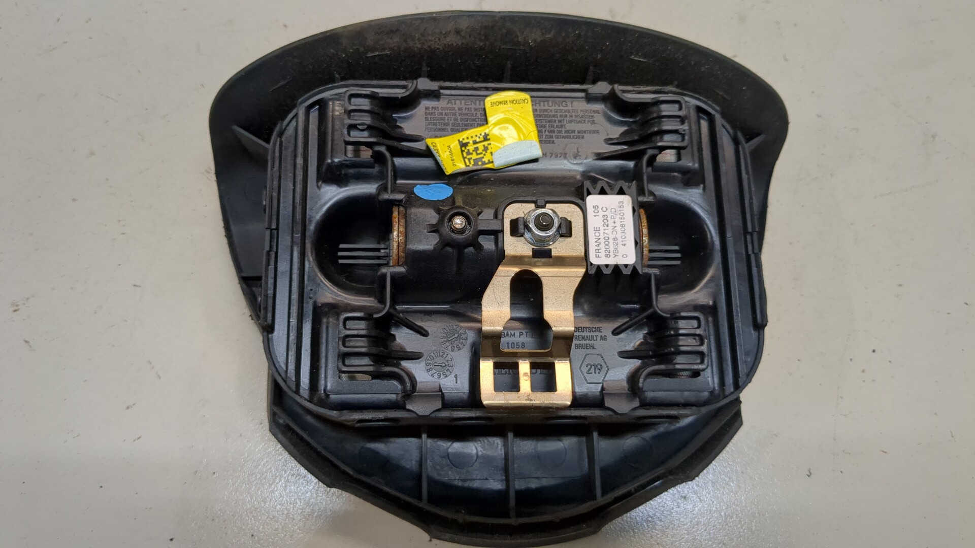 Подушка безопасности в рулевое колесо