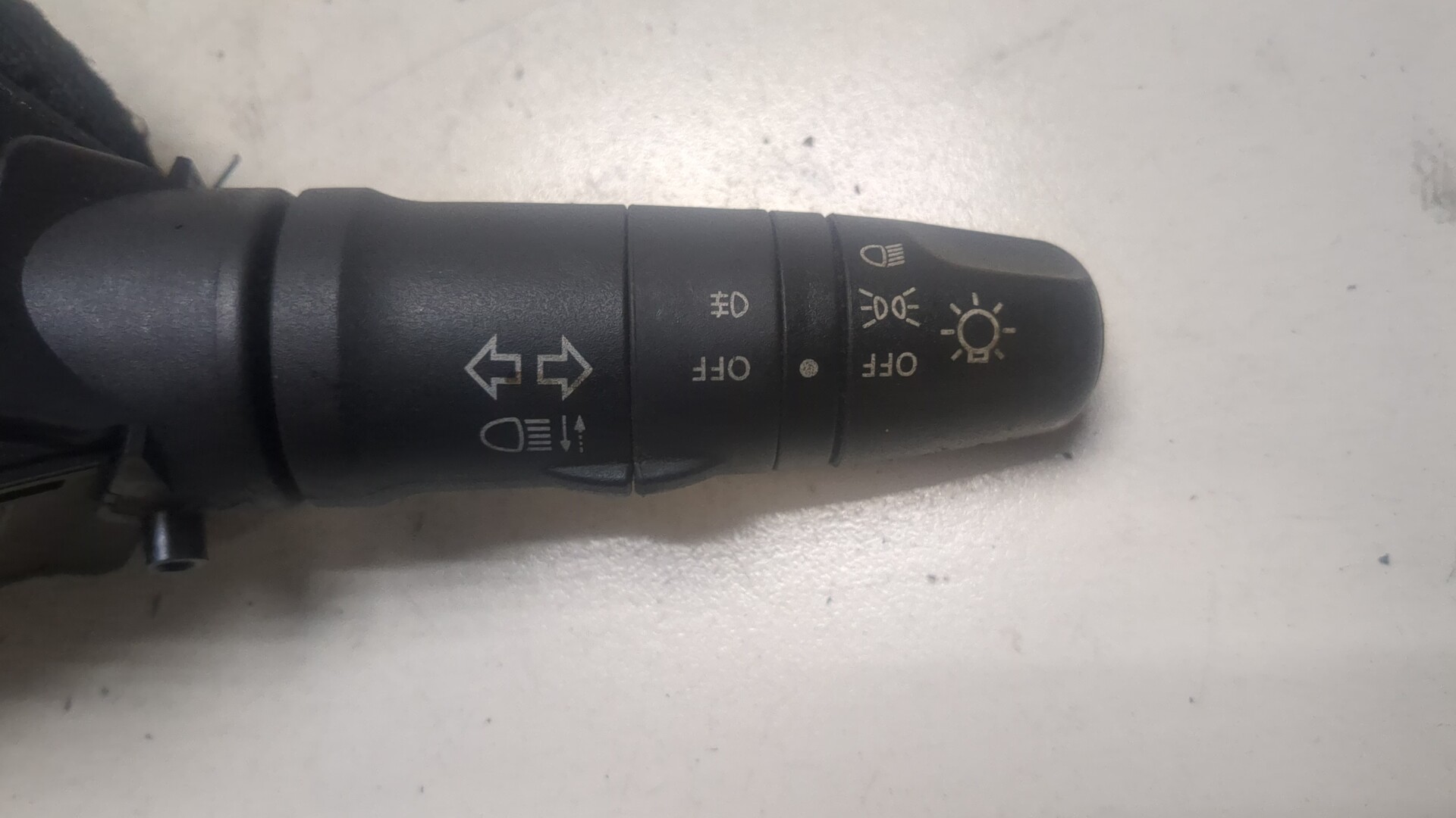 Переключатель поворотов подрулевой