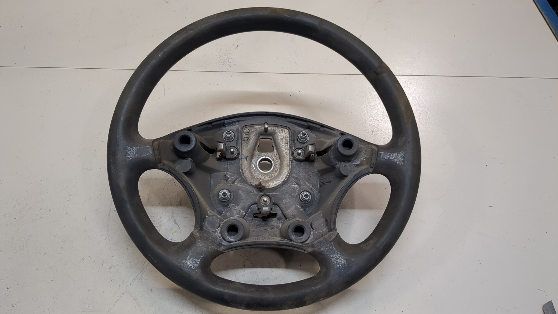 Рулевое колесо (руль)