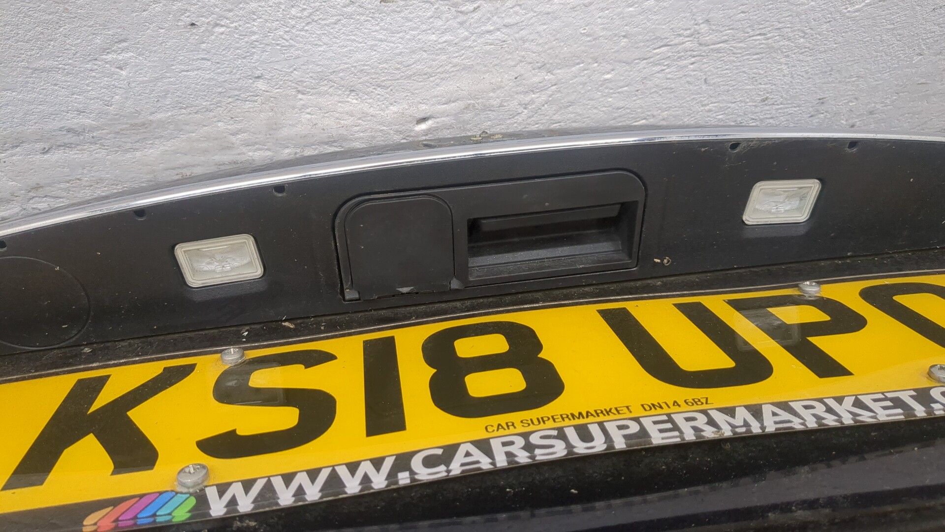 Дверь багажника