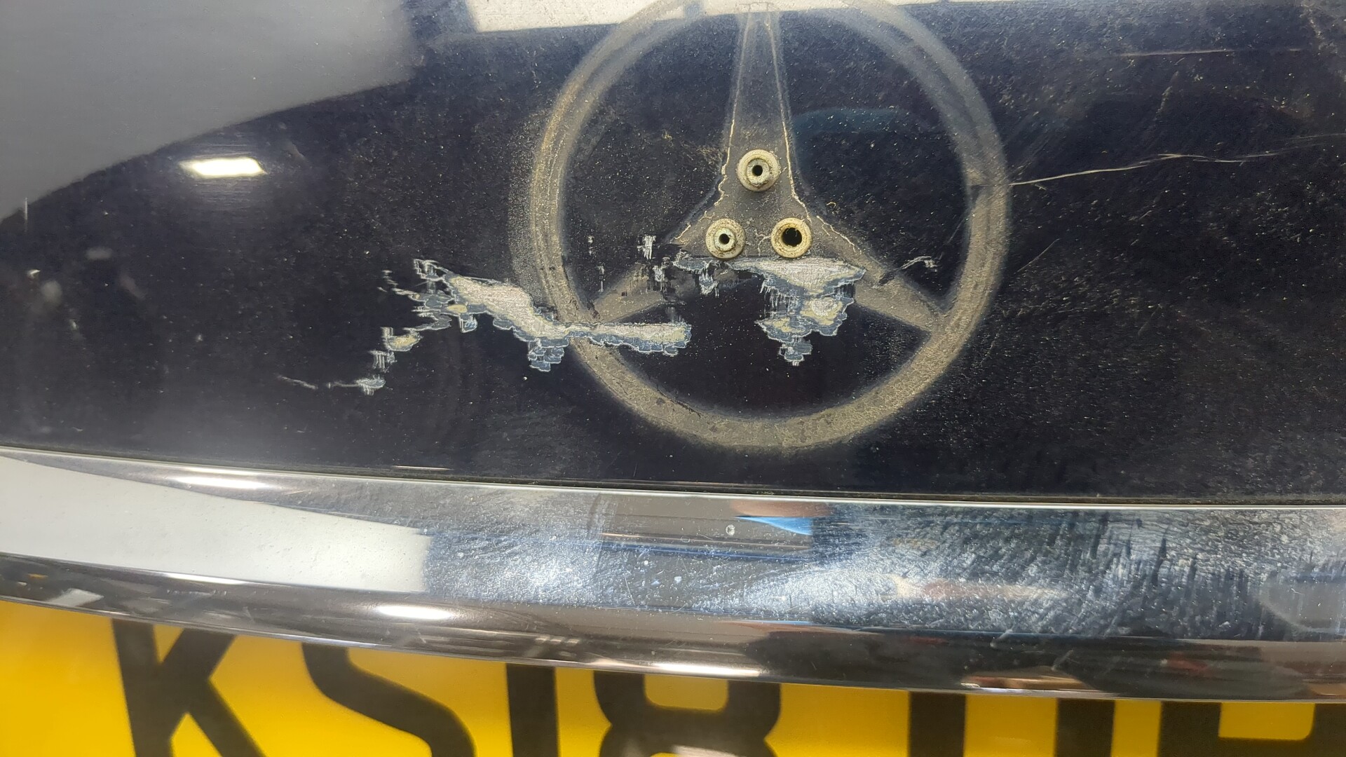 Дверь багажника