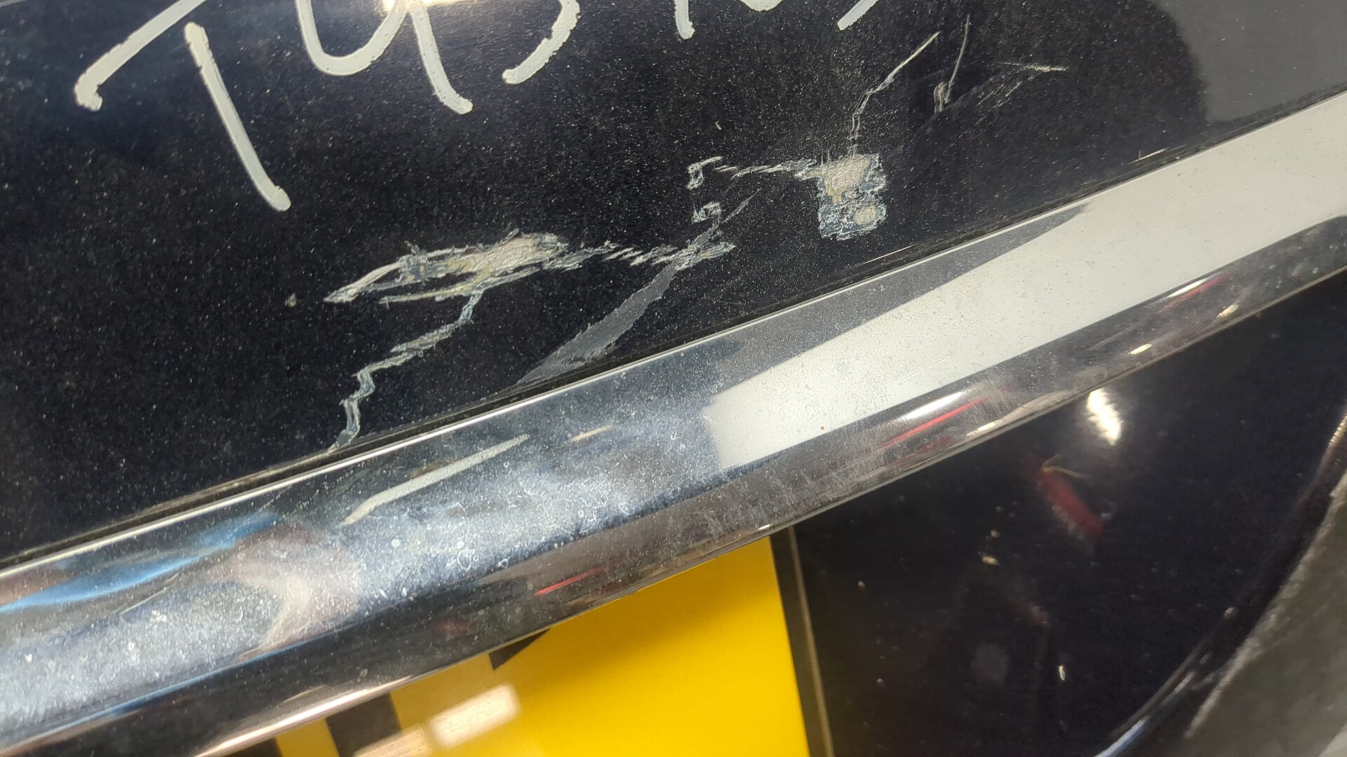 Дверь багажника