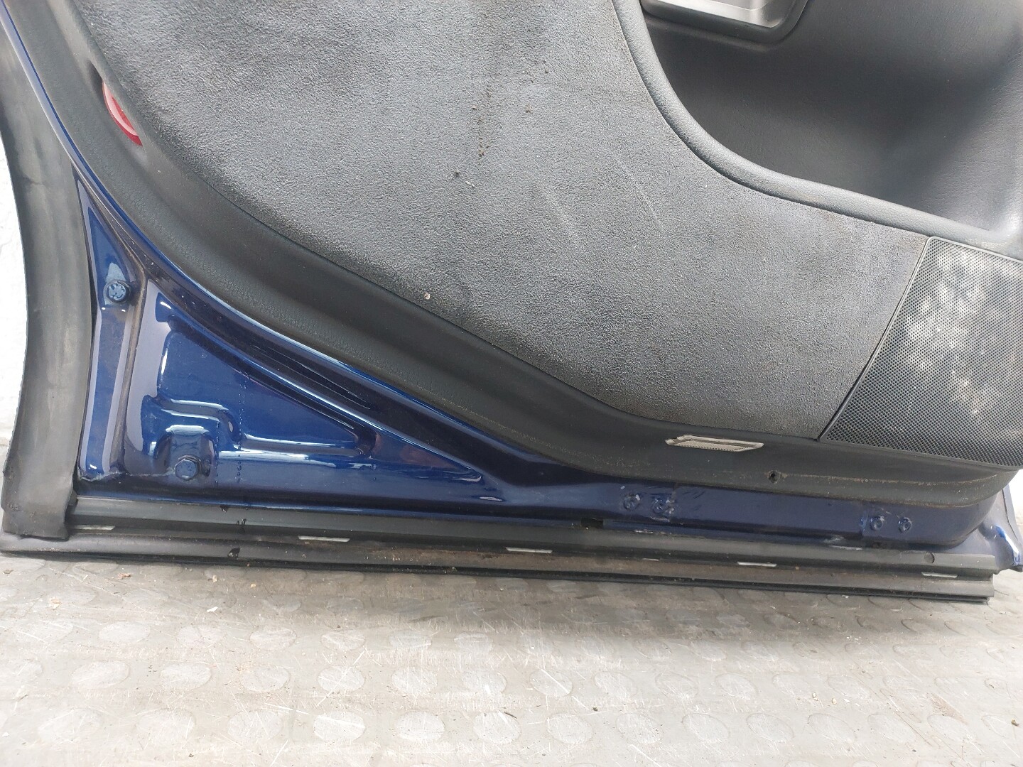 Дверь задняя левая