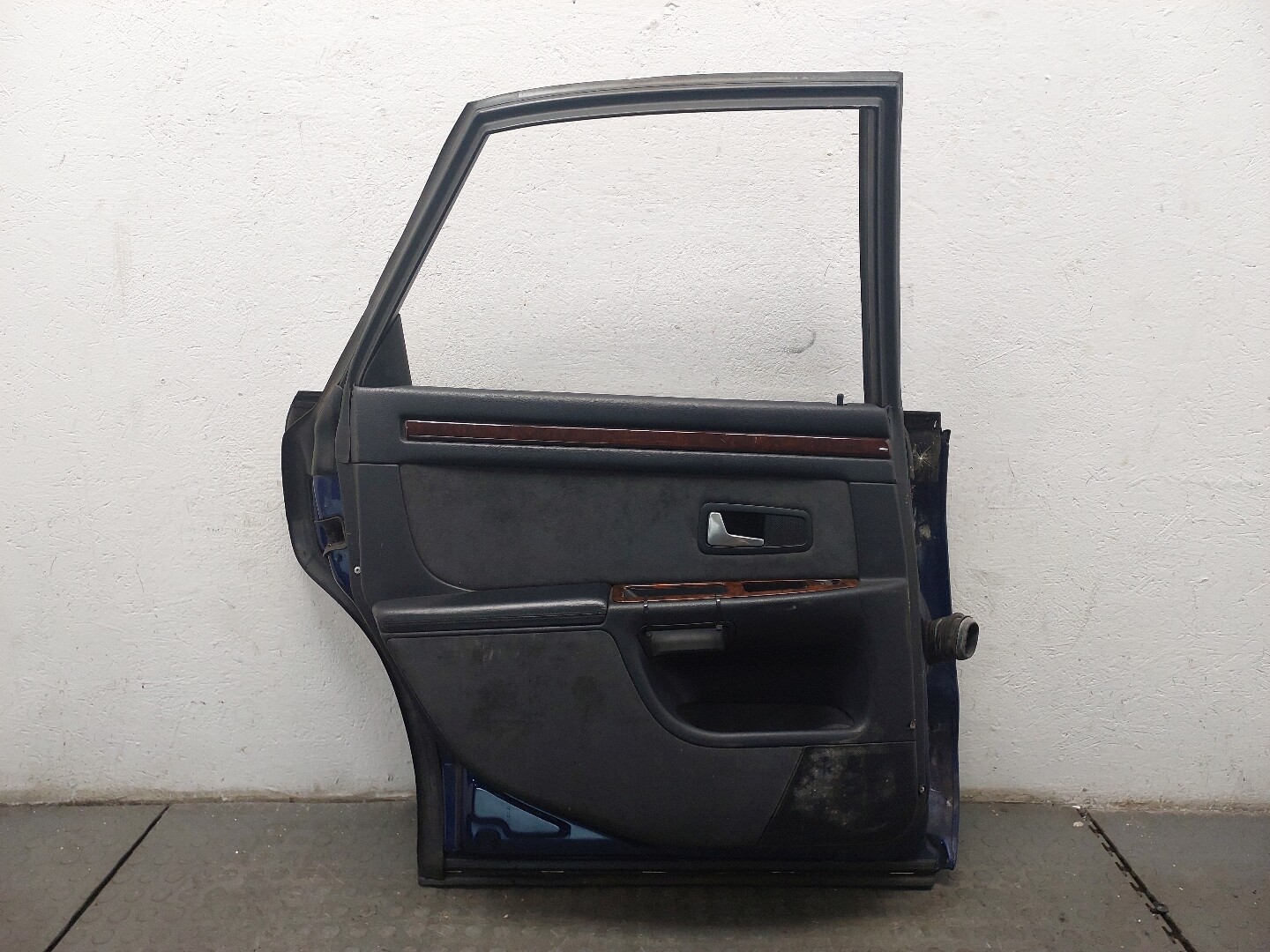Дверь задняя левая