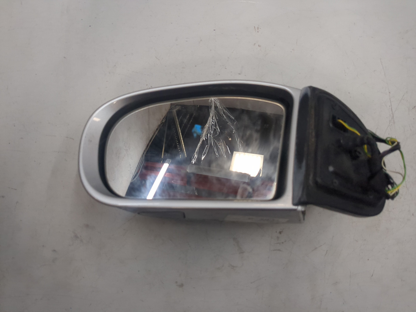 Зеркало левое электрическое