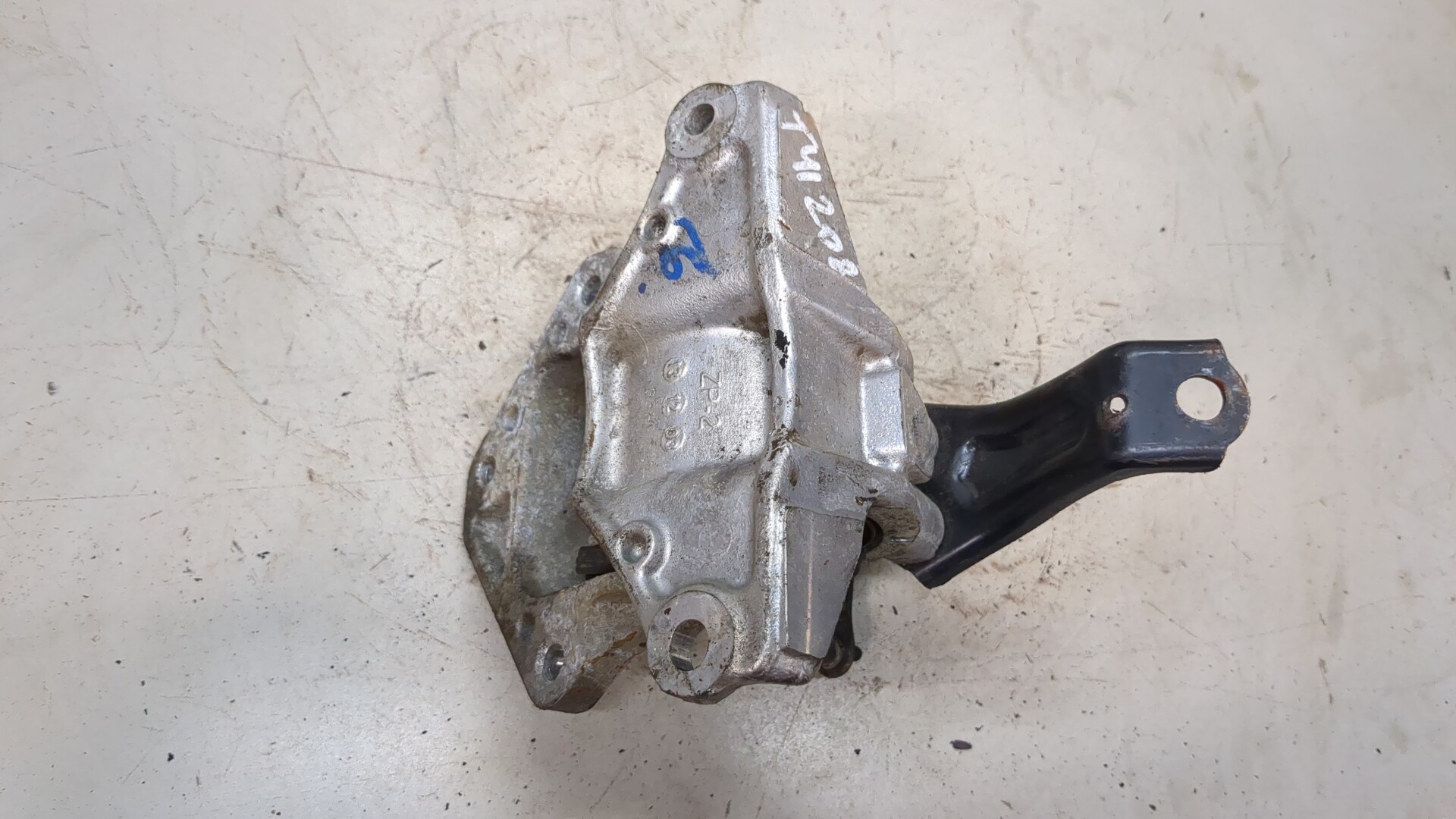 Опора двигателя