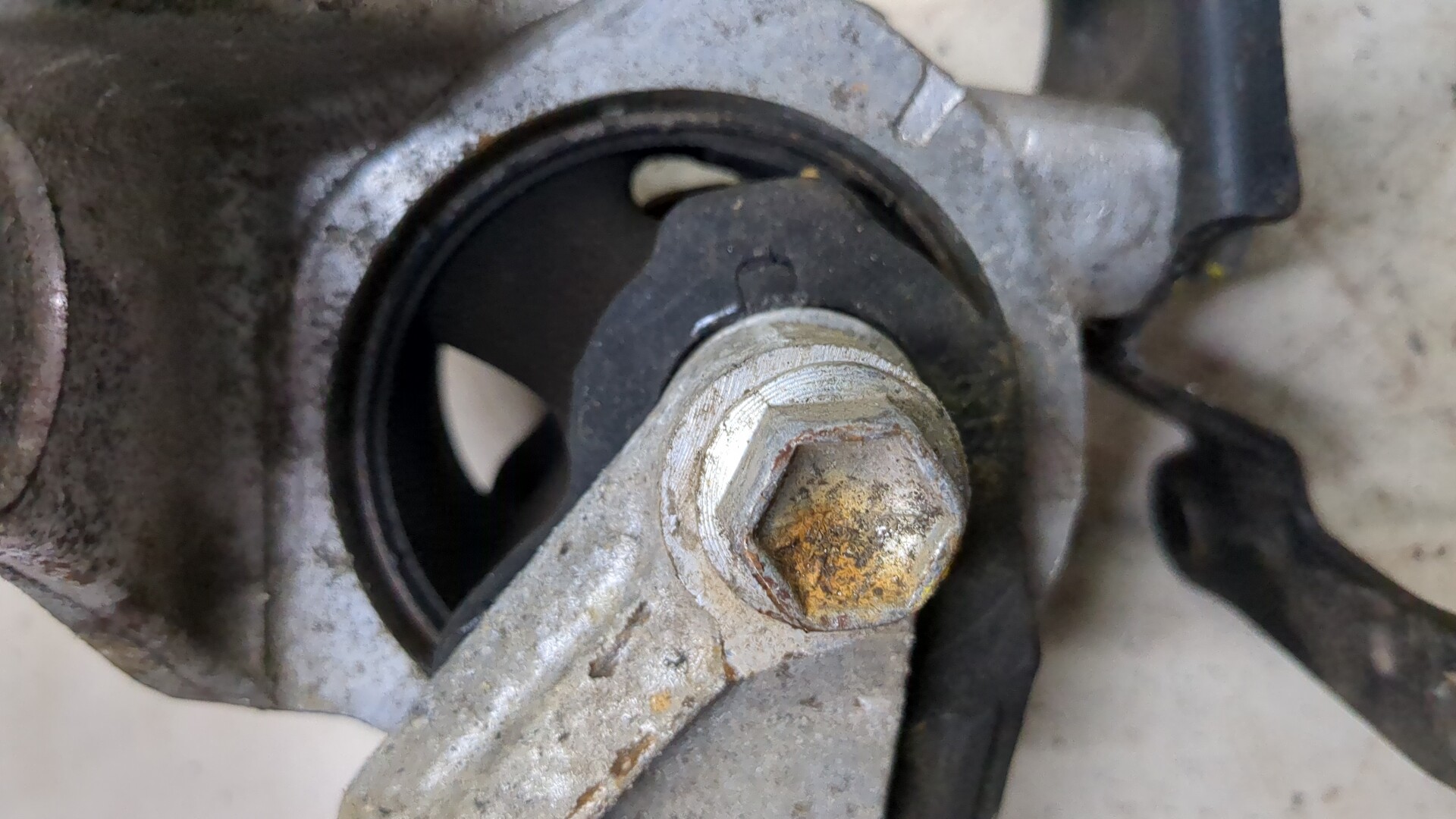 Опора двигателя