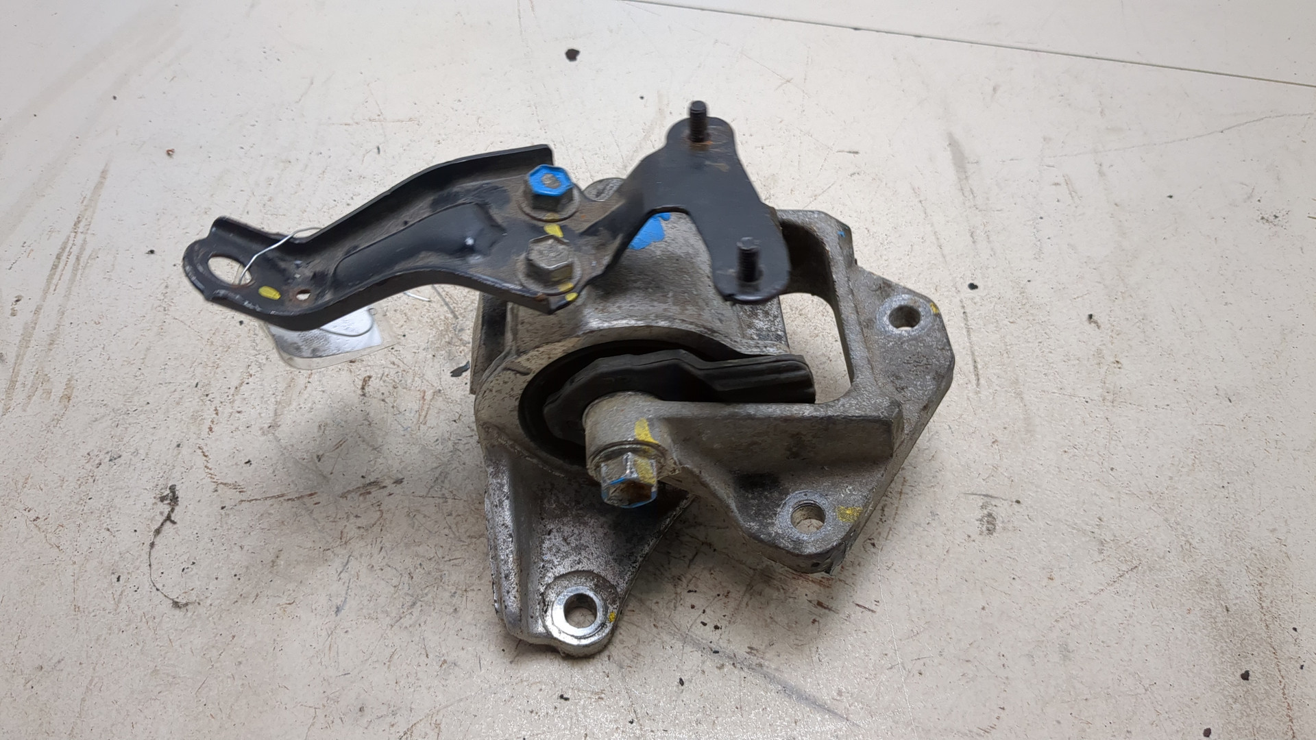 Опора двигателя