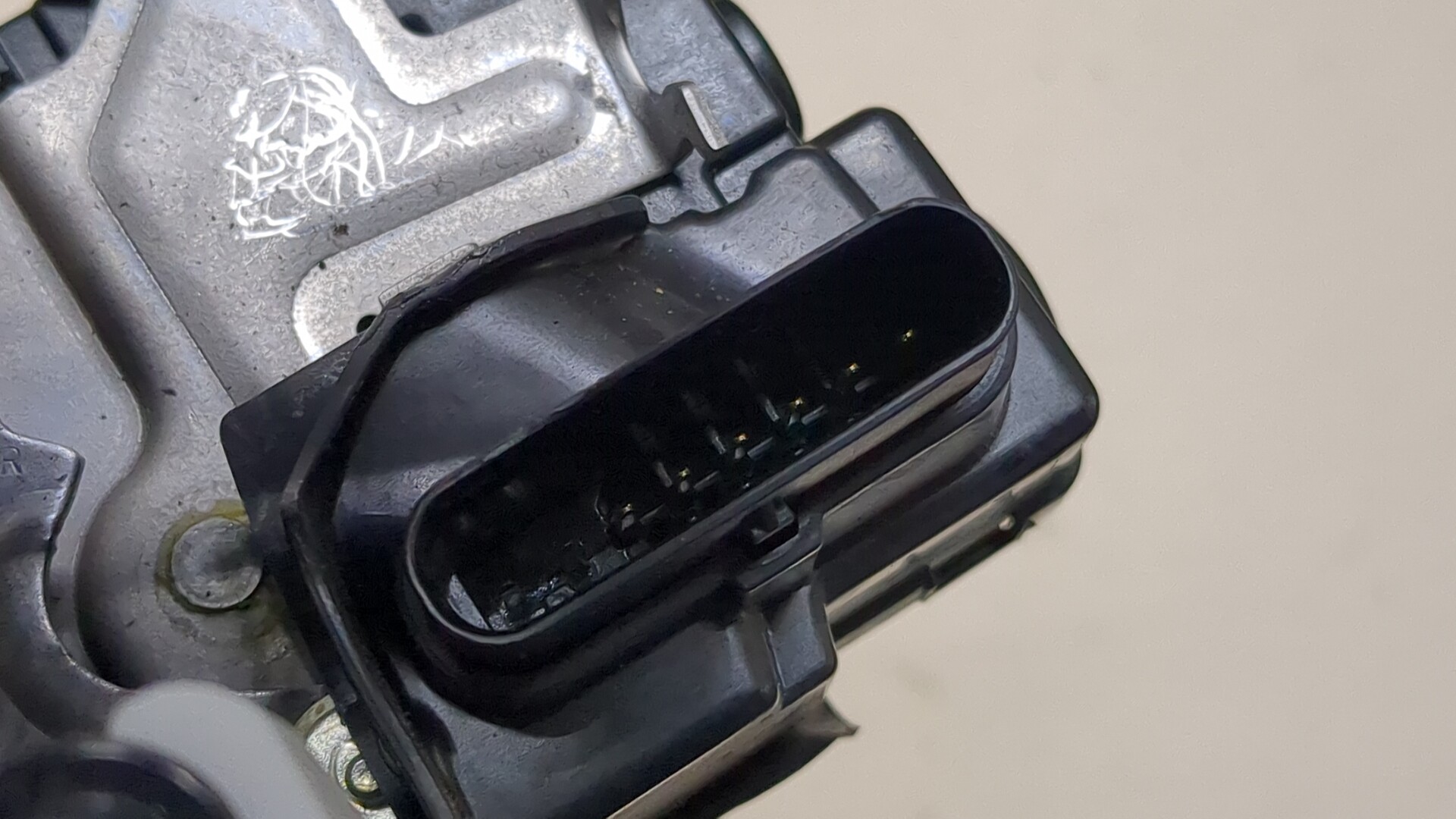 Замок двери задней правой