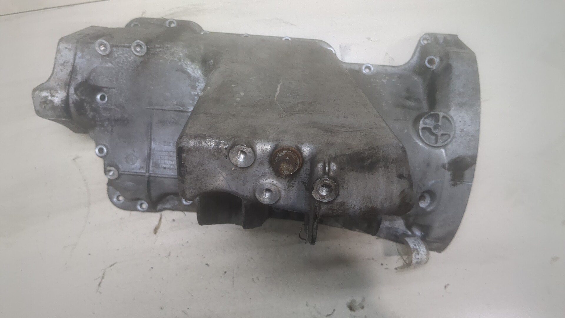 Поддон масляный двигателя (картер)