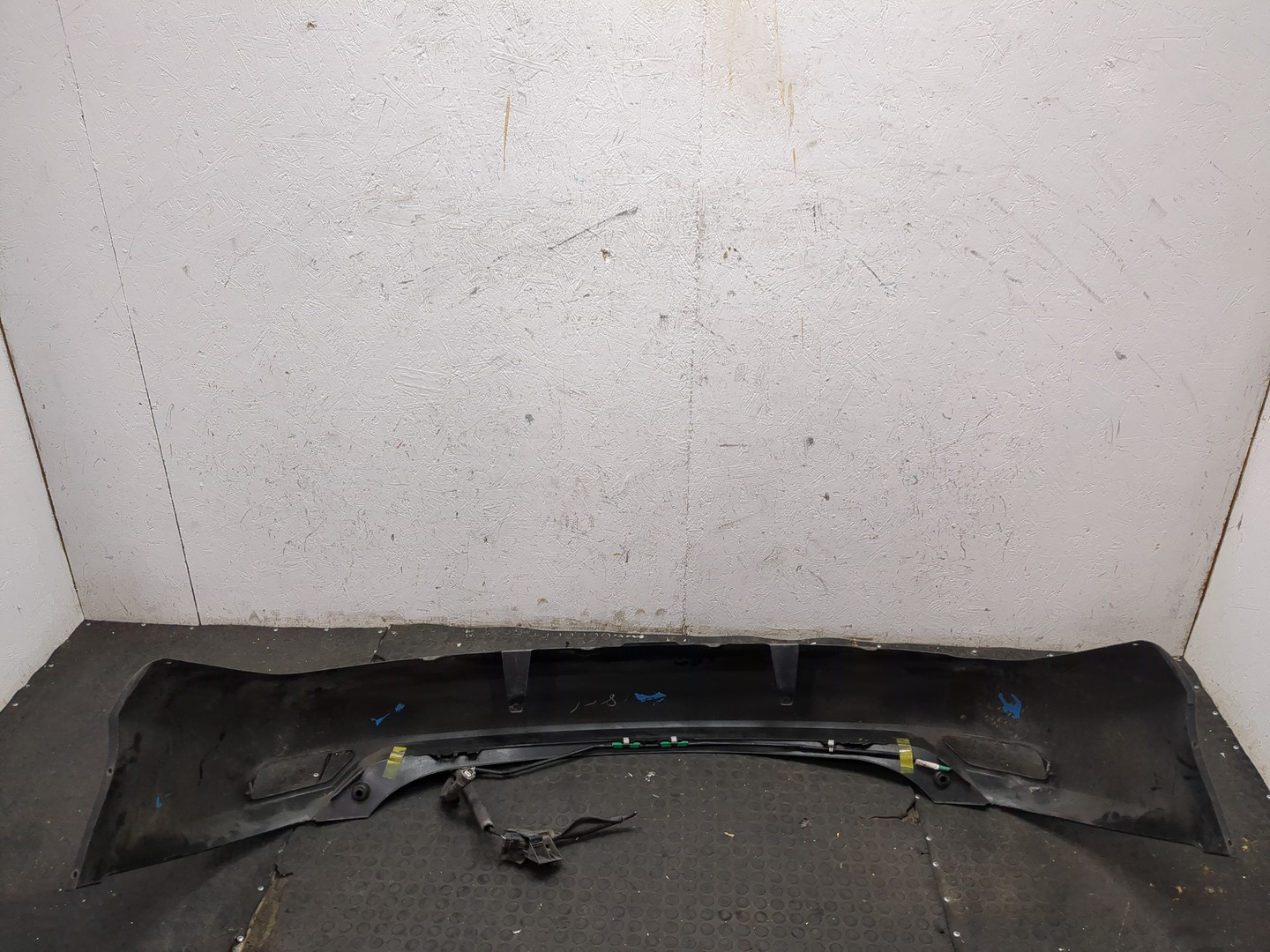 Бампер задний