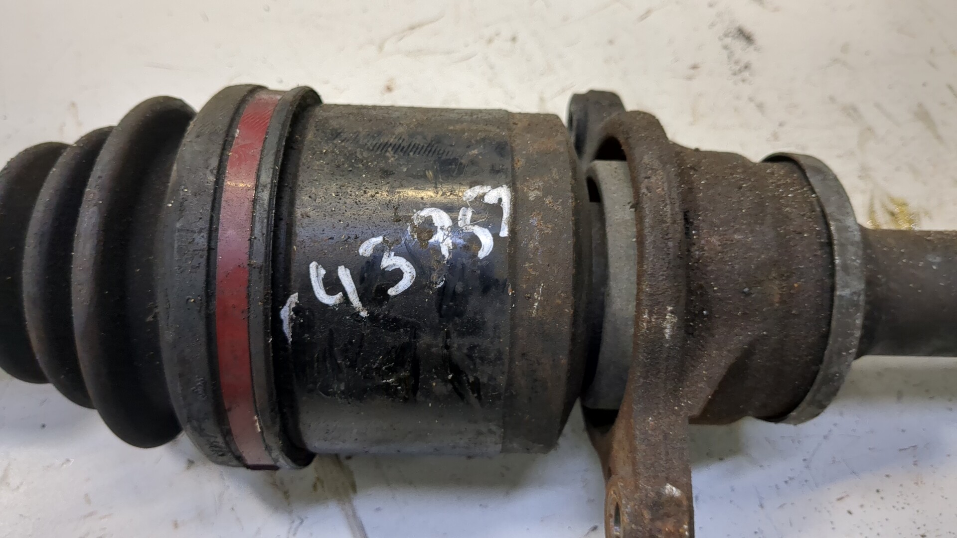 Полуось передняя правая