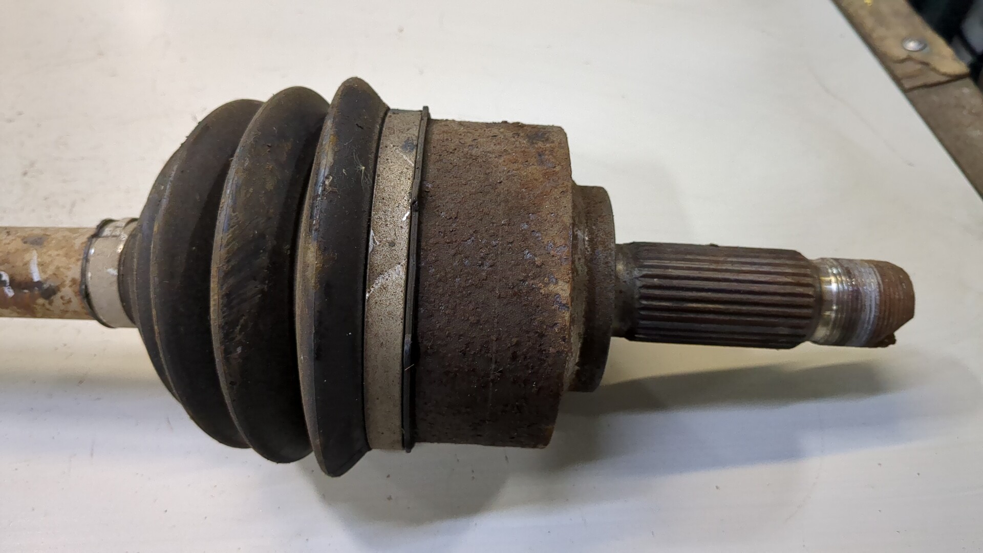 Полуось передняя правая