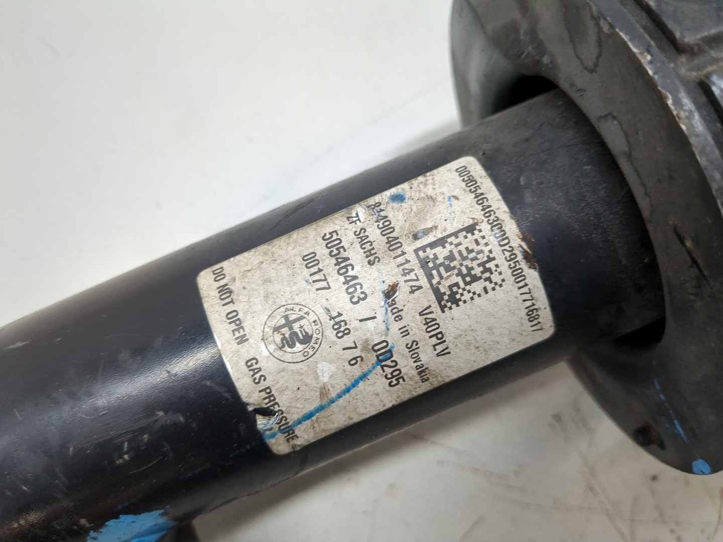 Амортизатор передний правый