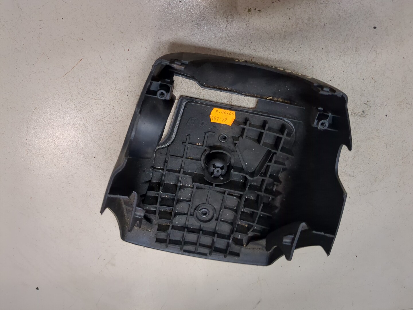 Кожух рулевой колонки