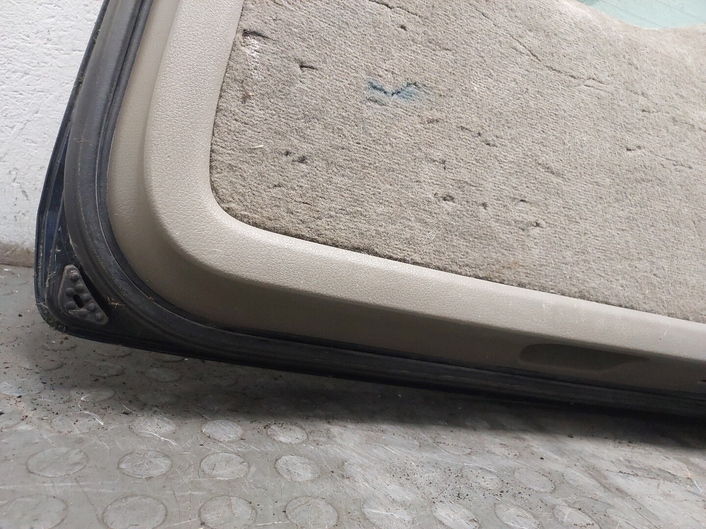 Дверь багажника