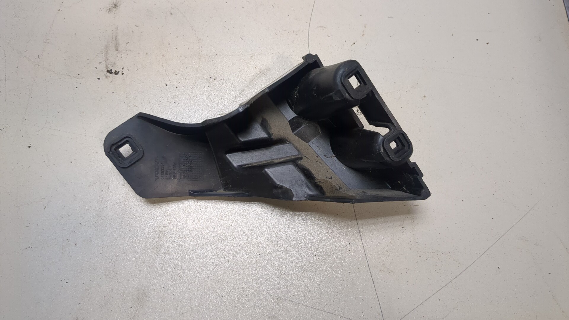 Кронштейн заднего бампера левый