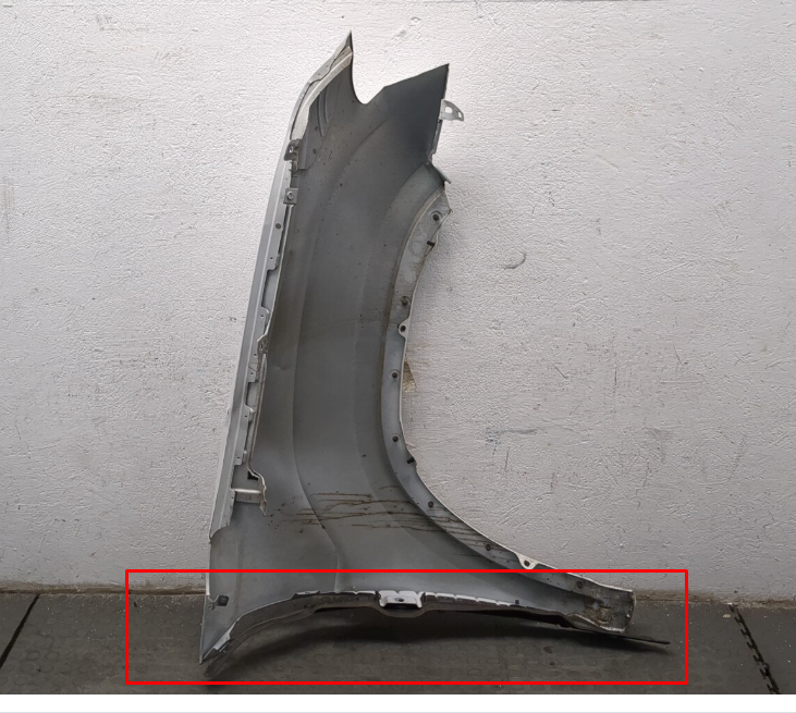 Крыло переднее левое