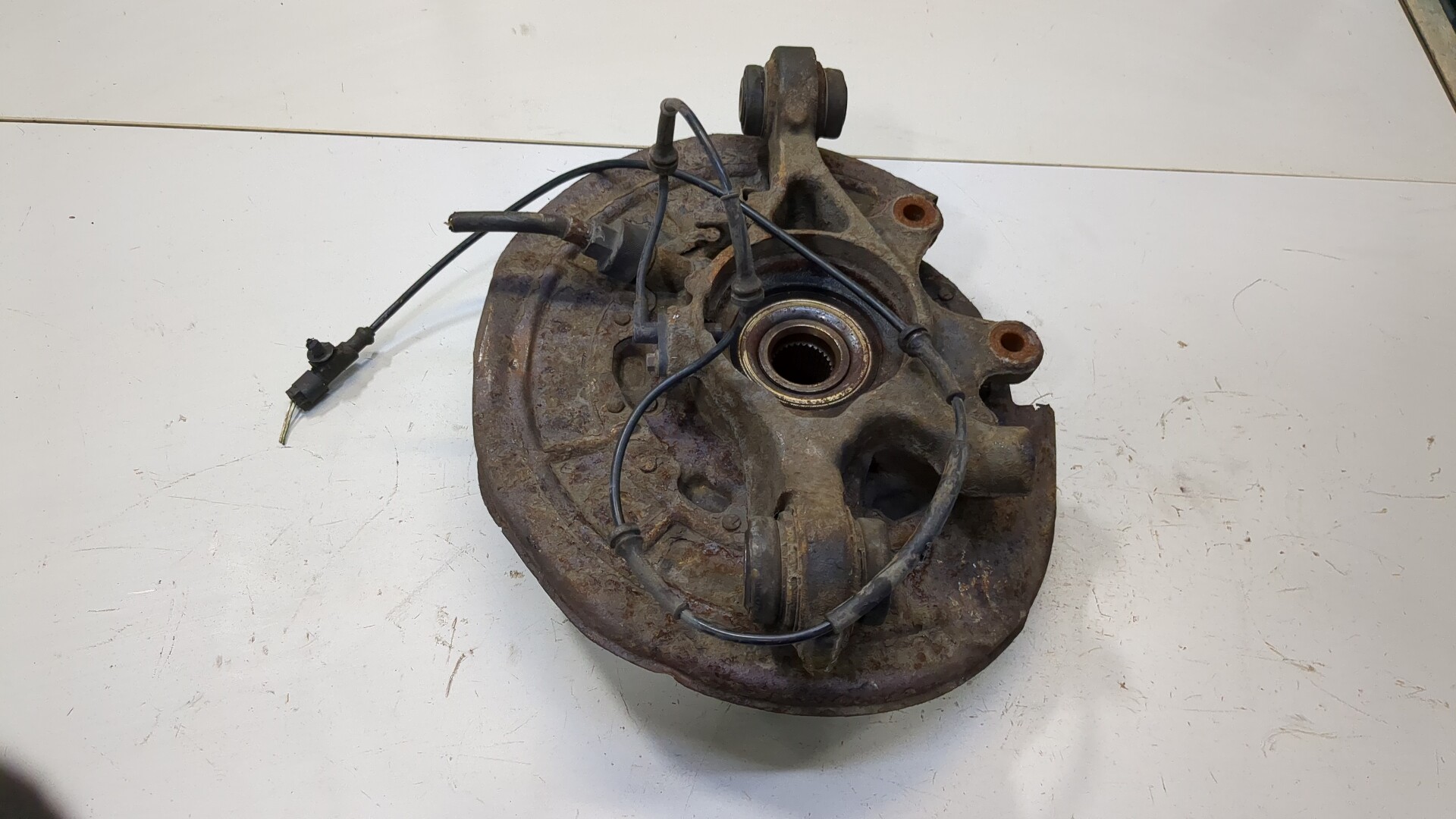 Кулак поворотный задний правый