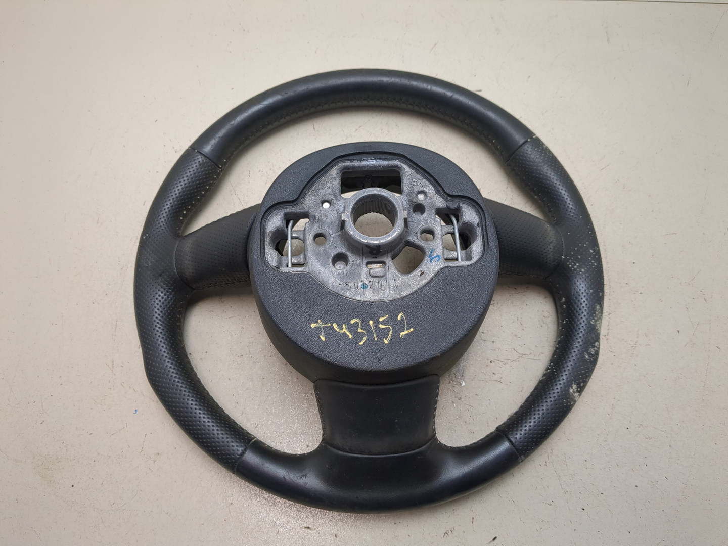 Рулевое колесо (руль)