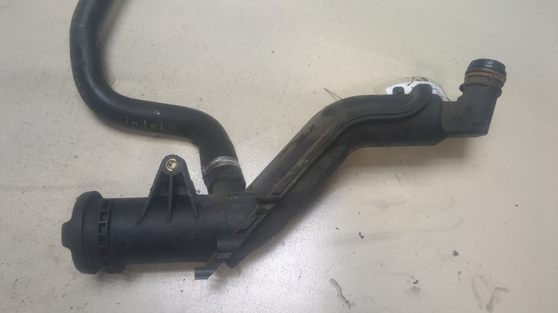 Маслозаливная горловина