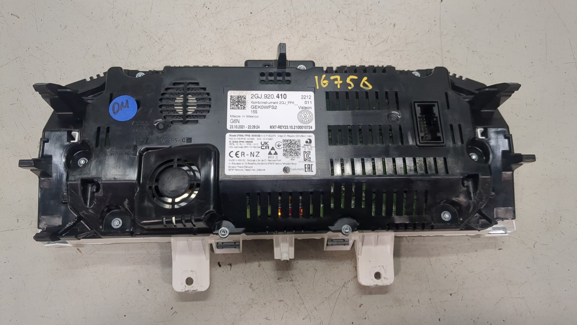 Панель приборов