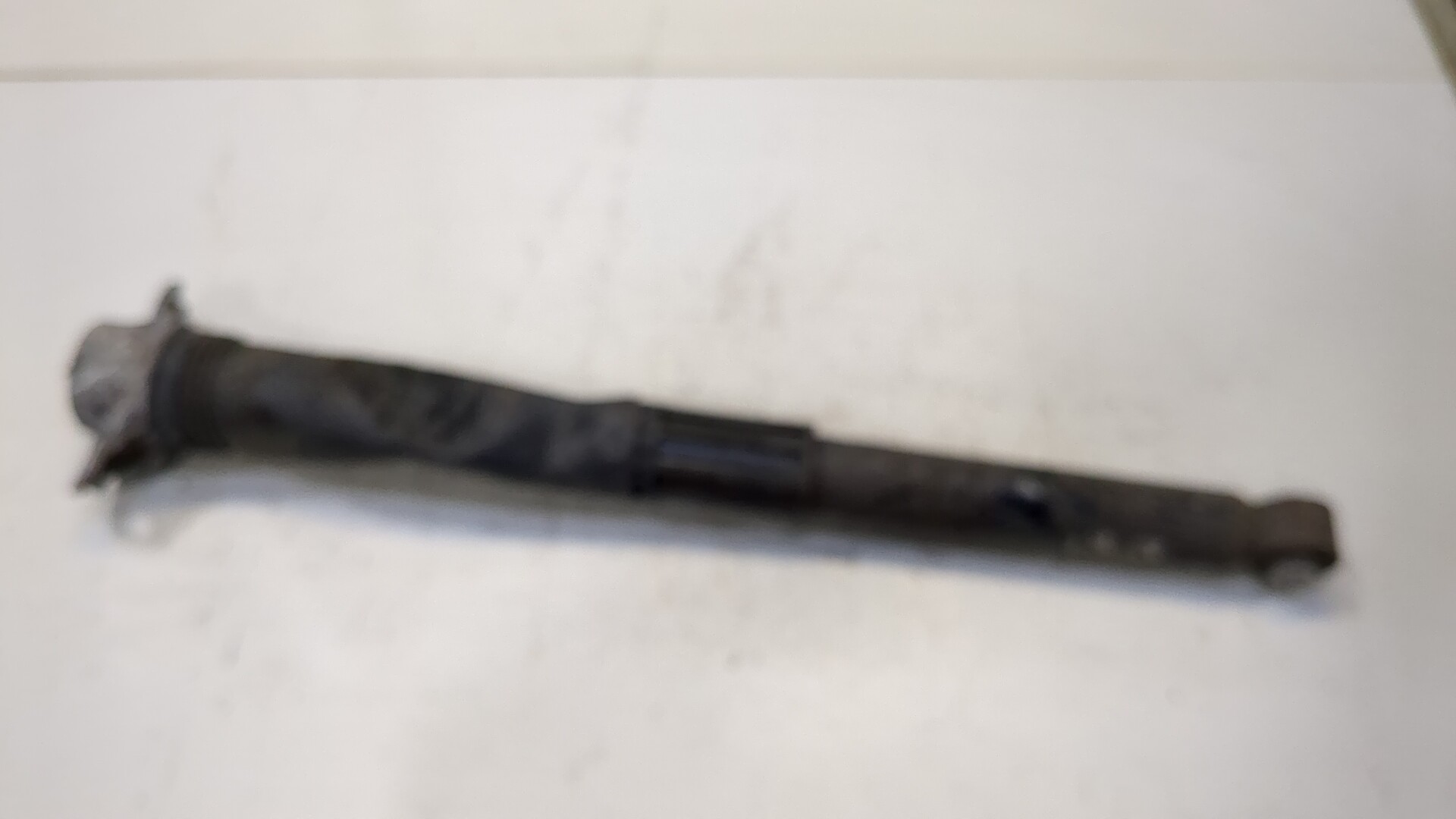 Амортизатор задний (стойка)