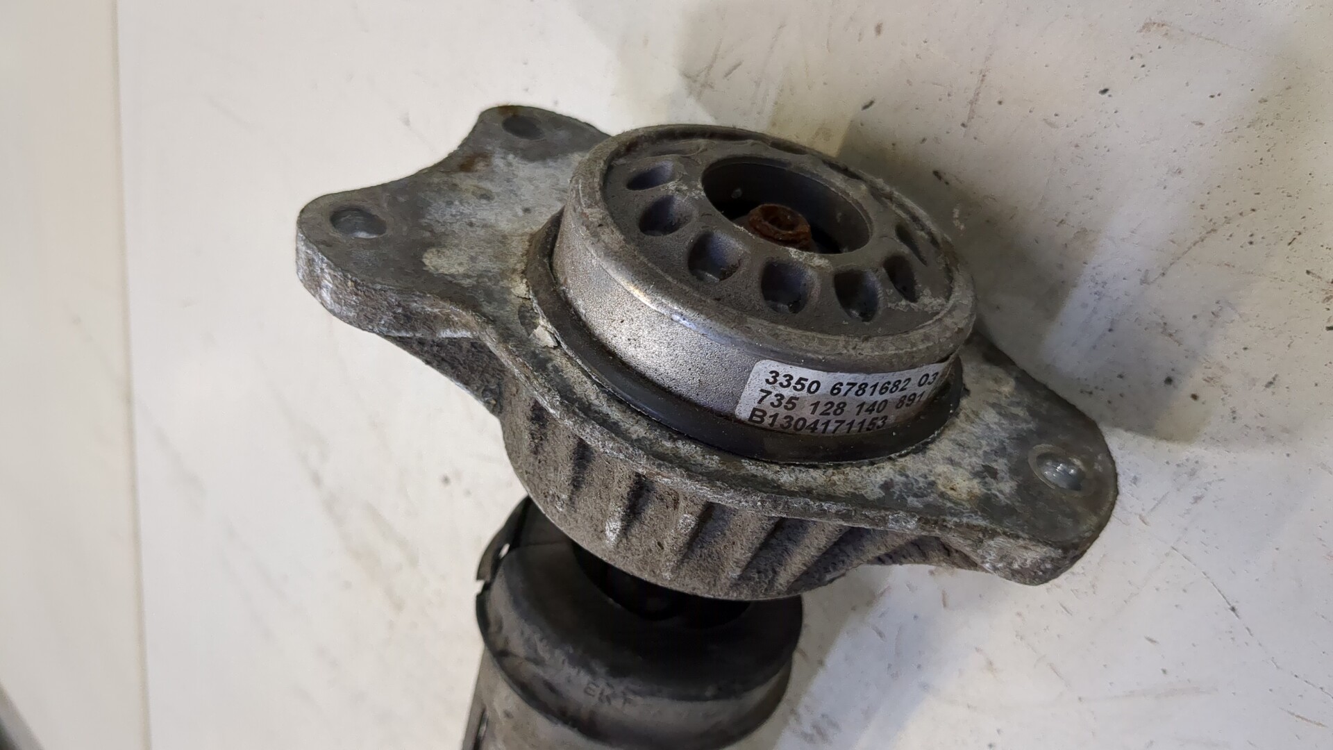 Амортизатор задний (стойка)