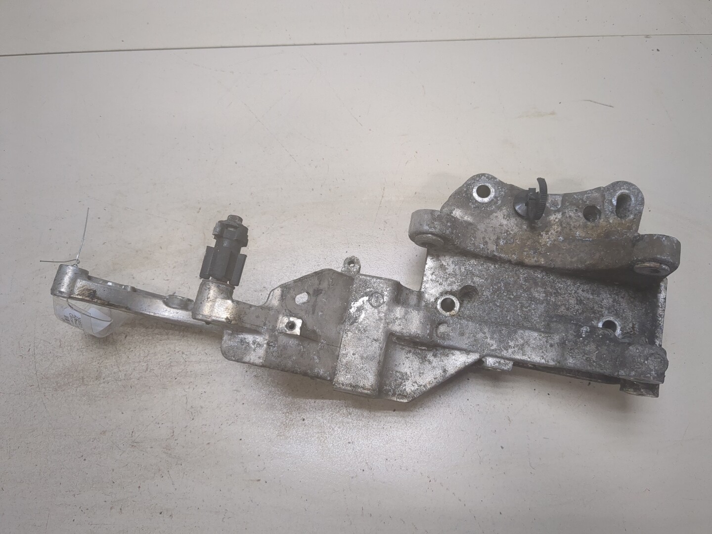 Кронштейн генератора