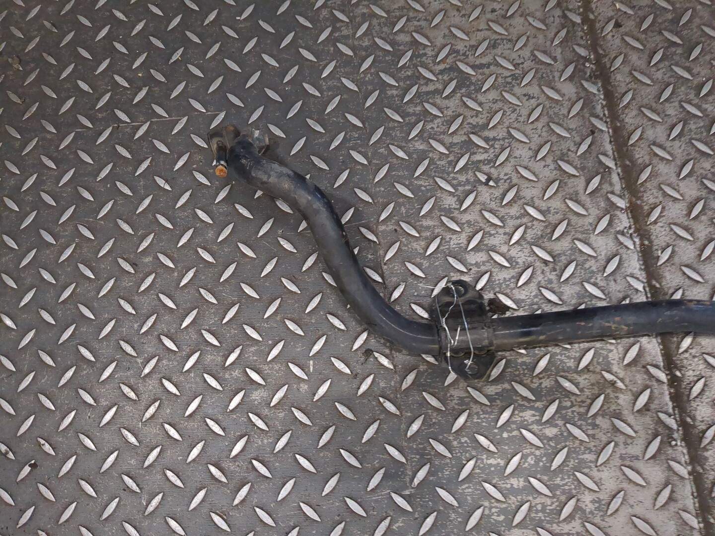 Стабилизатор передний