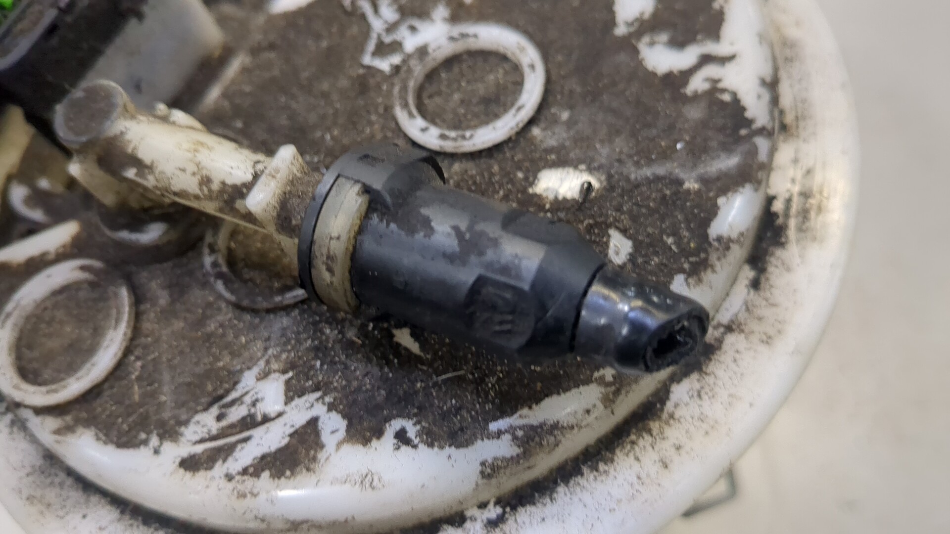 Насос топливный электрический