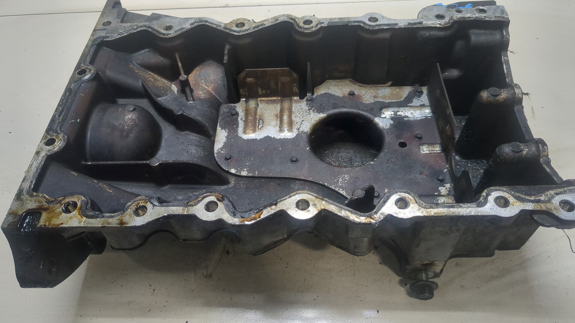 Поддон масляный двигателя (картер)