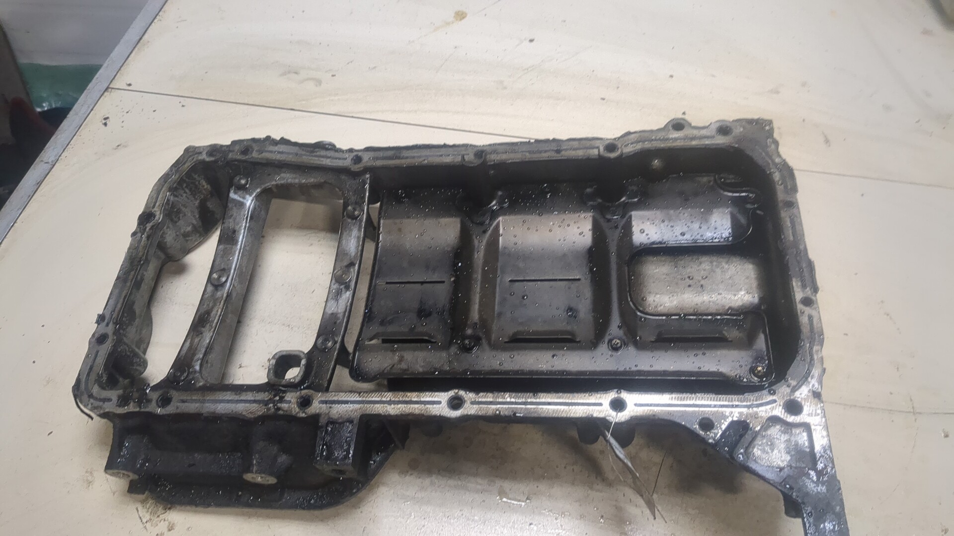 Поддон масляный двигателя (картер)