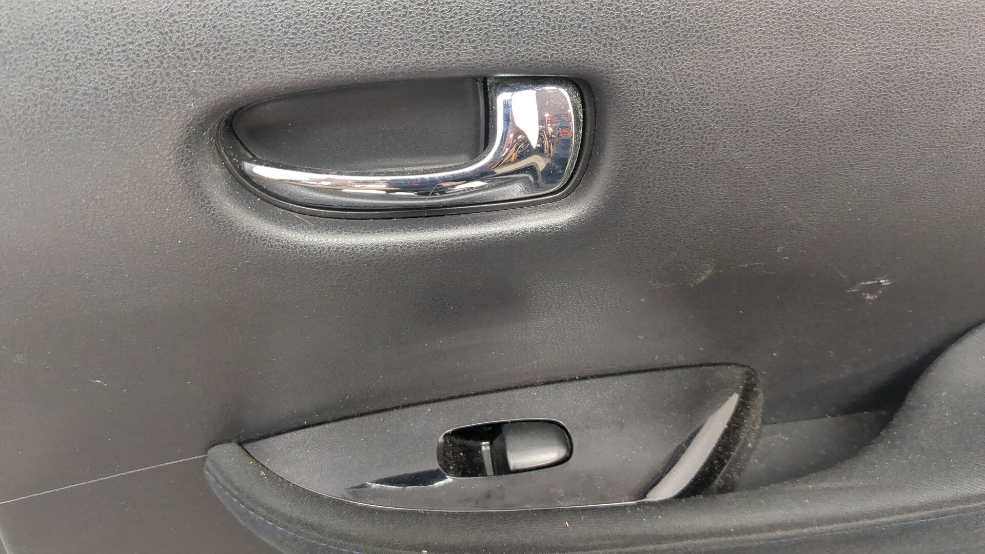 Дверь задняя правая