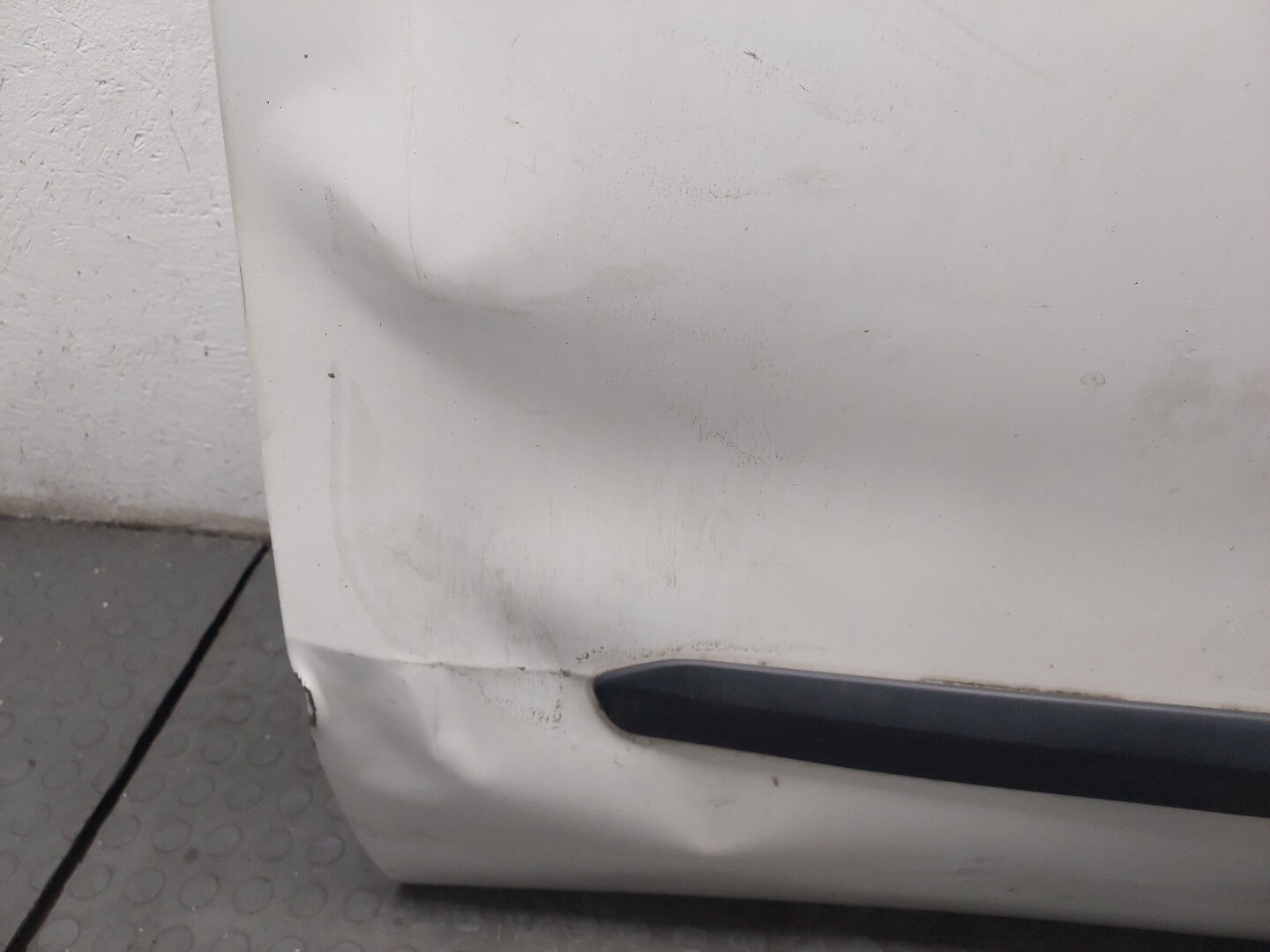 Дверь передняя левая