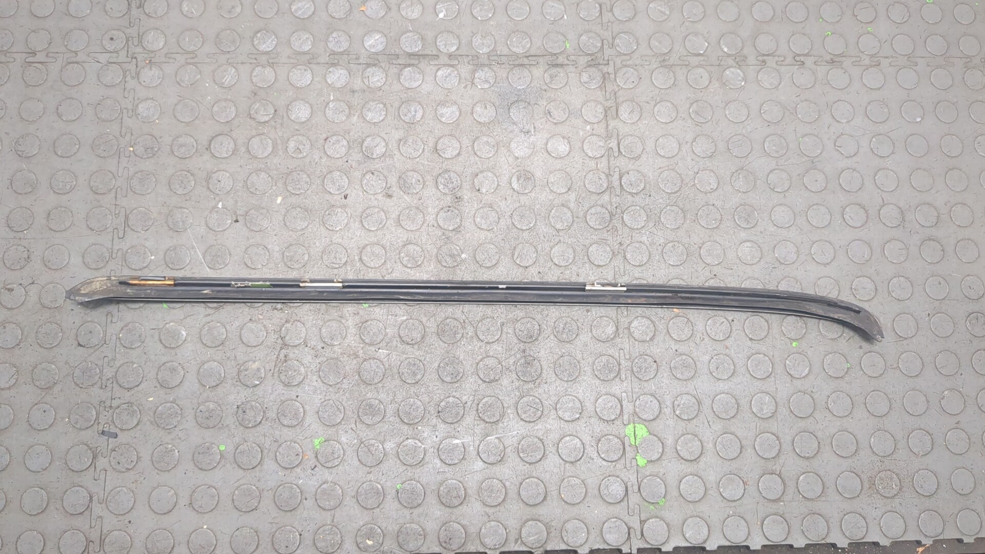 Молдинг лобового стекла