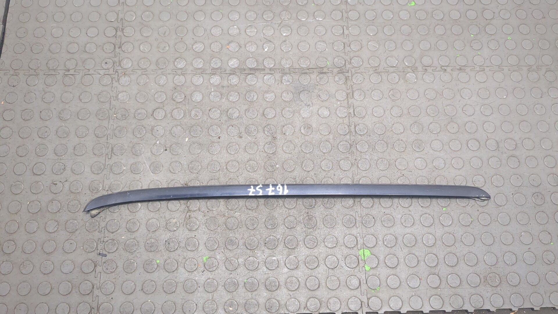 Молдинг лобового стекла