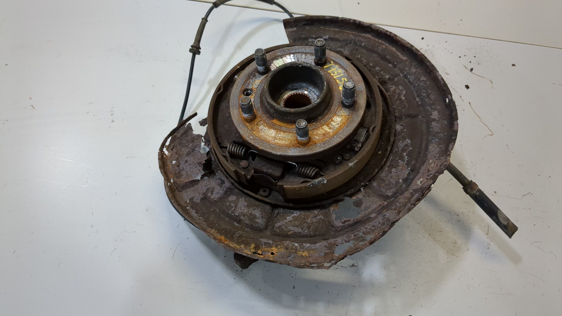 Кулак поворотный задний правый