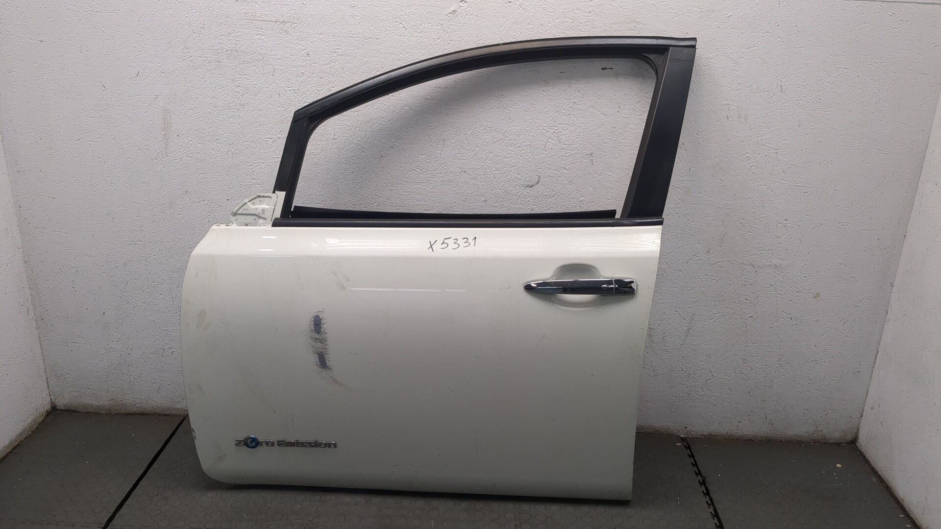 Дверь передняя левая