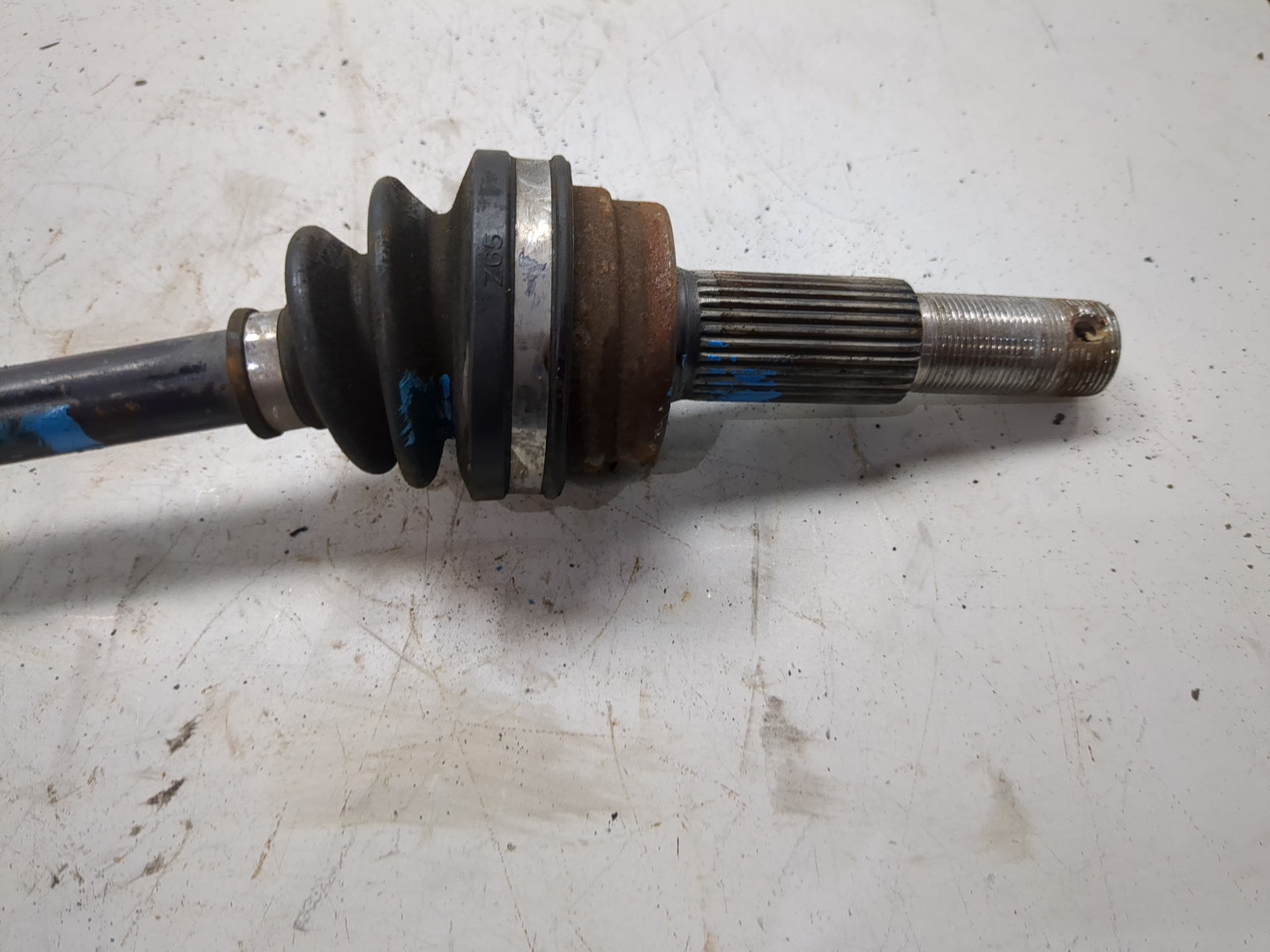 Полуось задняя левая