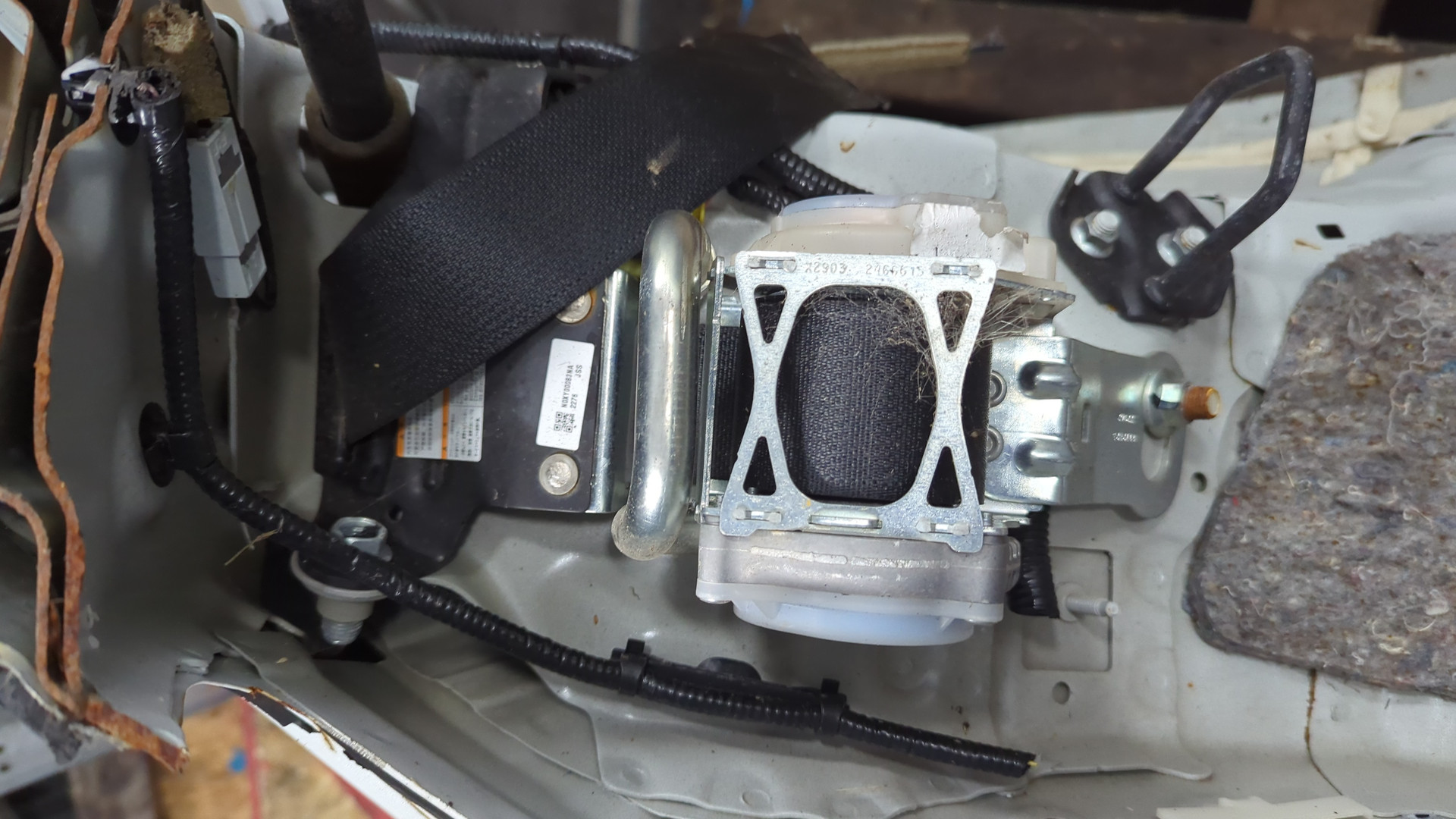 Кузовной элемент