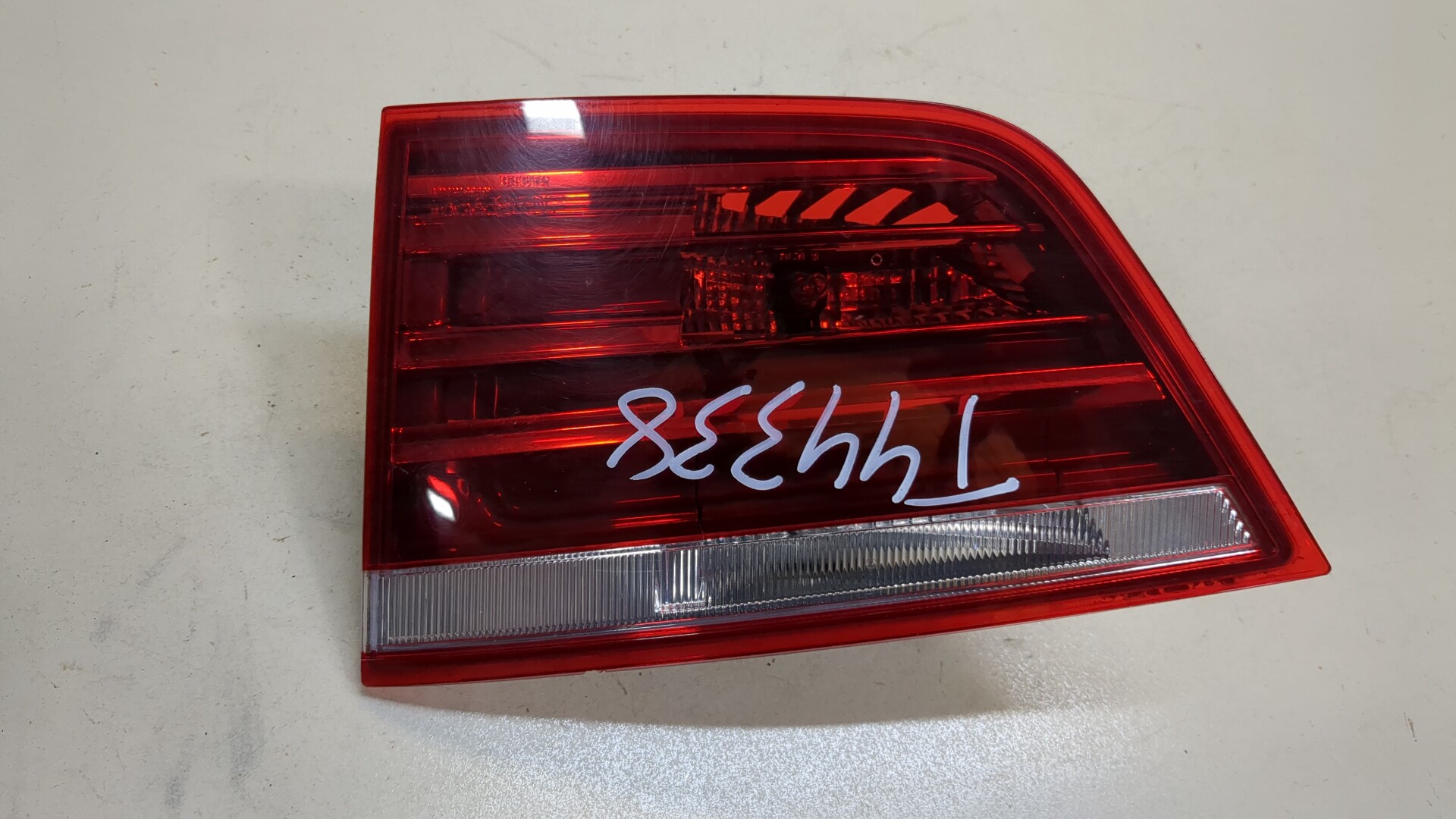 Фонарь задний внутренний правый