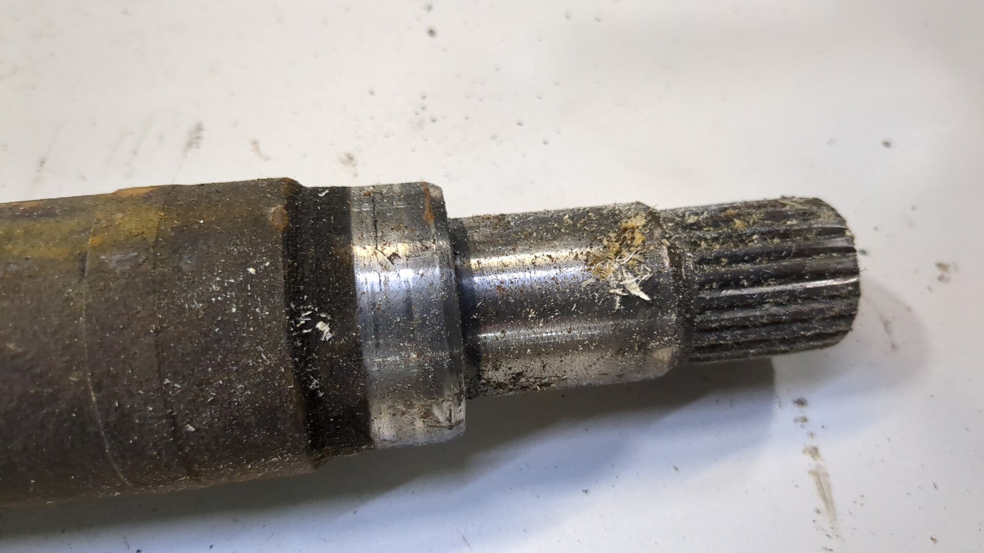 Полуось передняя правая