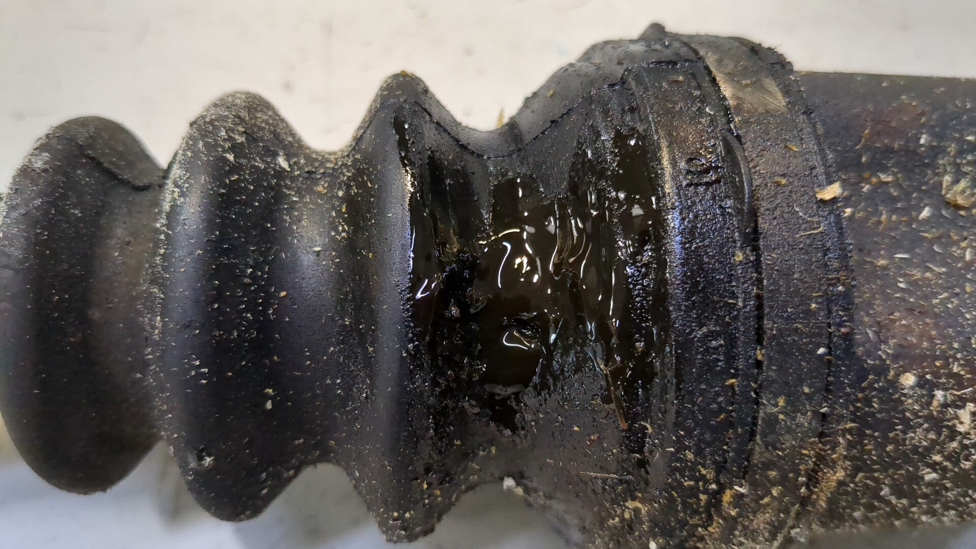 Полуось передняя правая