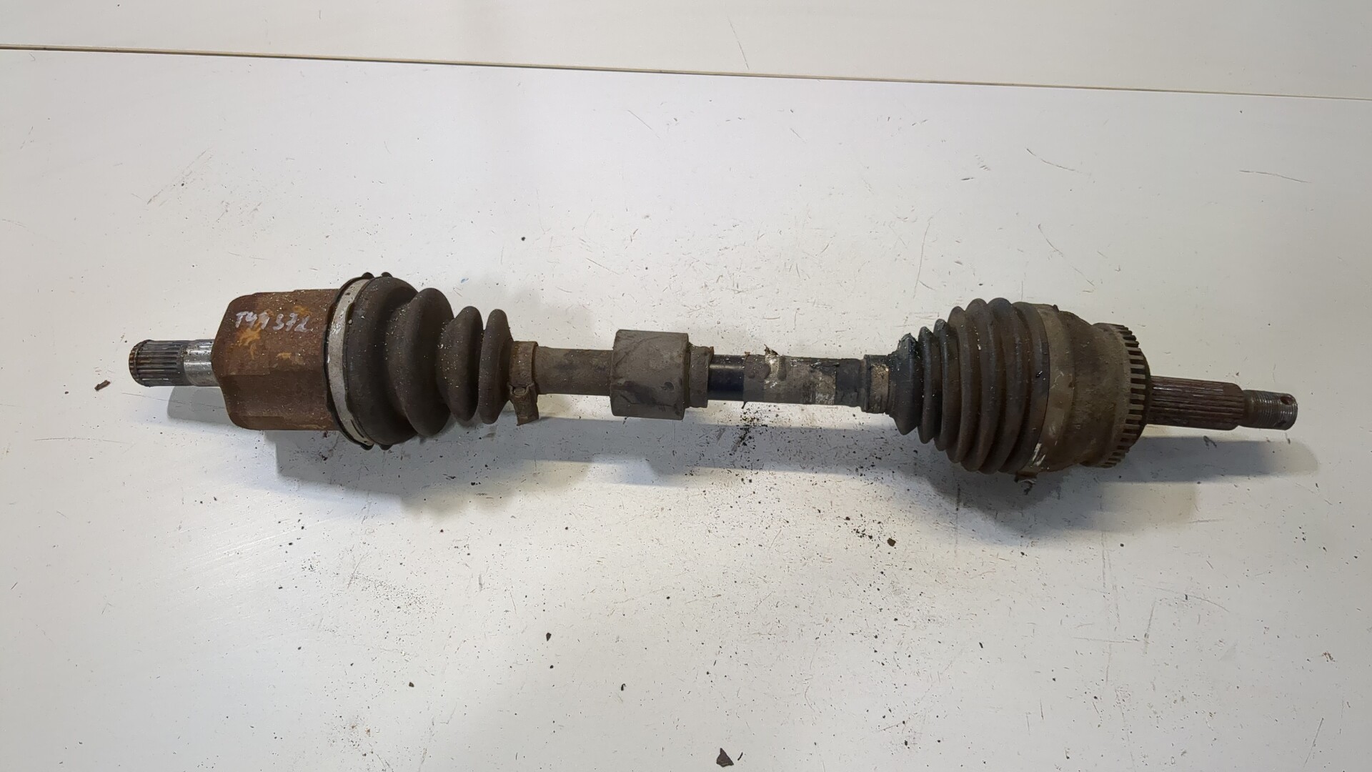 Полуось передняя левая