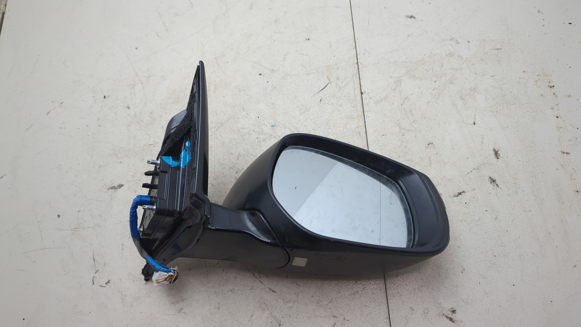 Зеркало правое электрическое